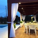 Villa Modern With Private Heated Pool And Lounge Area For A Relaxing - Four Bedroom Vinisce