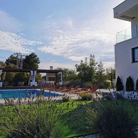 Villa Modern With Private Heated Pool And Lounge Area For A Relaxing - Four Bedroom Vinisce